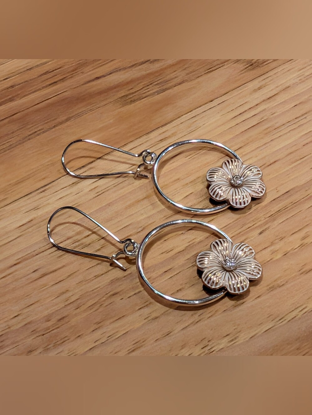 Source Unknown Silver Hoop Earrings with White Floral Charms